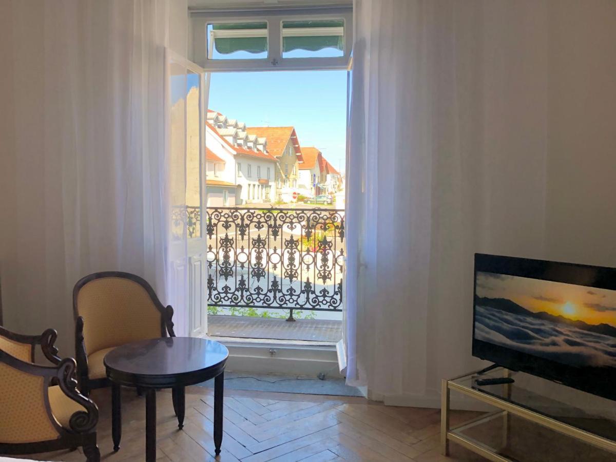 Hotel D'Artiste Pierrefontaine-les-Varans Екстериор снимка